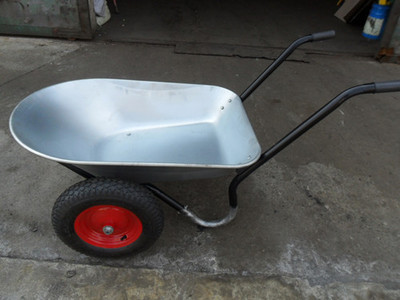 青島萬(wàn)泰WB6406雙輪鍍鋅斗子手推車 品質(zhì)與款式的雙重保障